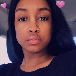 Meet your Posher, Kharisma